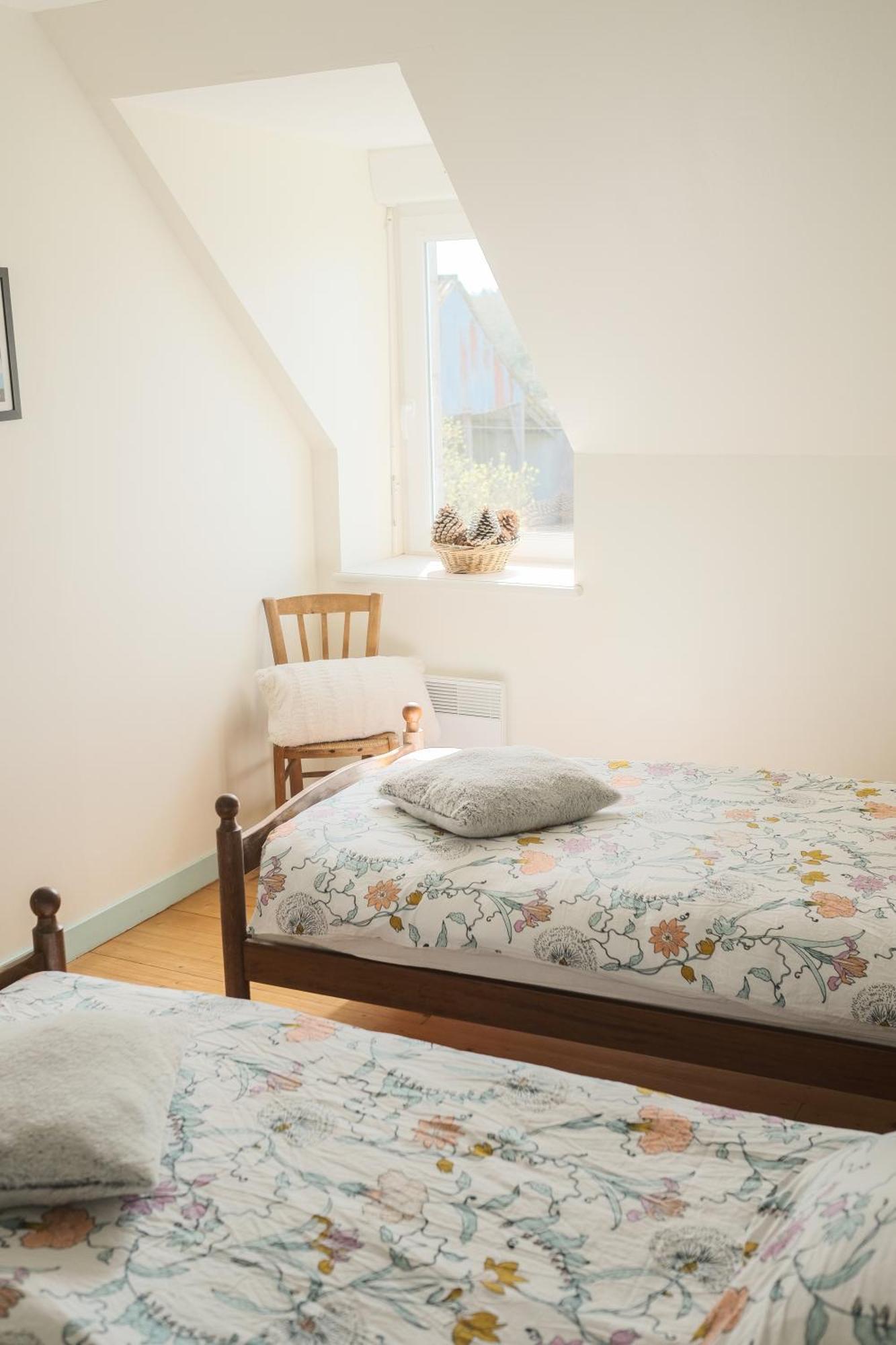 Les Gites Du Vallon Du Trunvel Ploneour-Lanvern Room photo